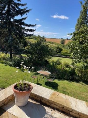 Masons Cottage, An Idyllic Retreat In An Area Of Outstanding Beauty, Close To Blenheim Palace, Oxford & The Cotswolds Stonesfield Bagian luar foto